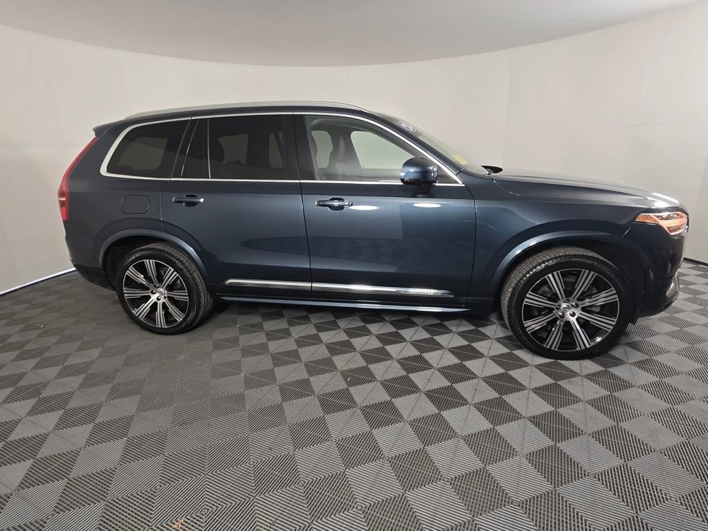 Used 2022 Volvo XC90 T8 Inscription image 3