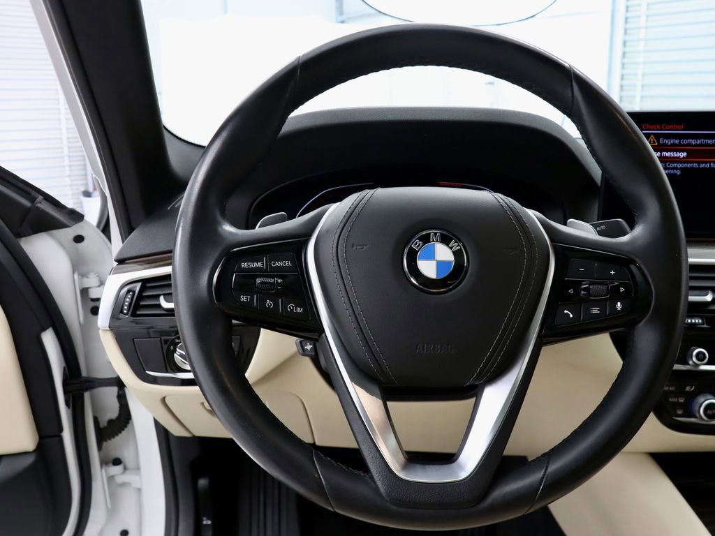 Used 2021 BMW 530i w/ Premium Package RWD image 12