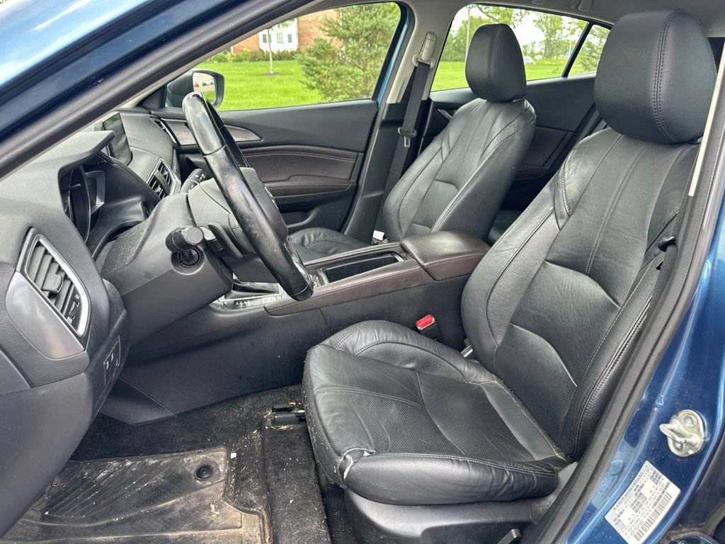 Used 2018 MAZDA MAZDA3 Grand Touring w/ Premium Equipment Package FWD image 15
