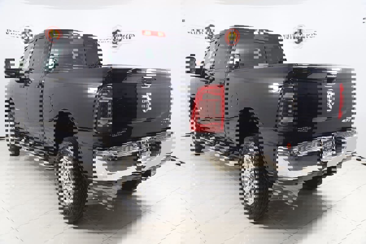 Used 2024 RAM 2500 Big Horn w/ Level 2 Equipment Group AWD/4WD image 4