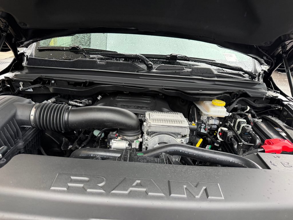 New 2026 RAM 1500 Express AWD/4WD image 17