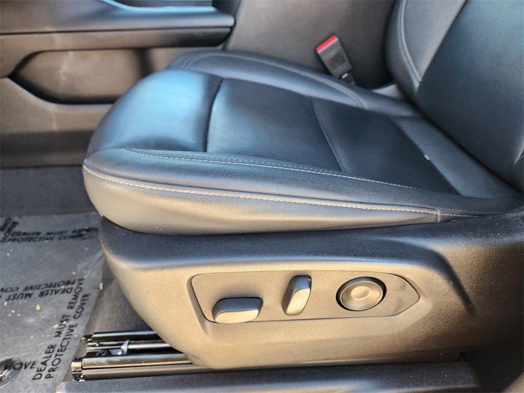 Used 2024 Chevrolet Suburban LT image 25