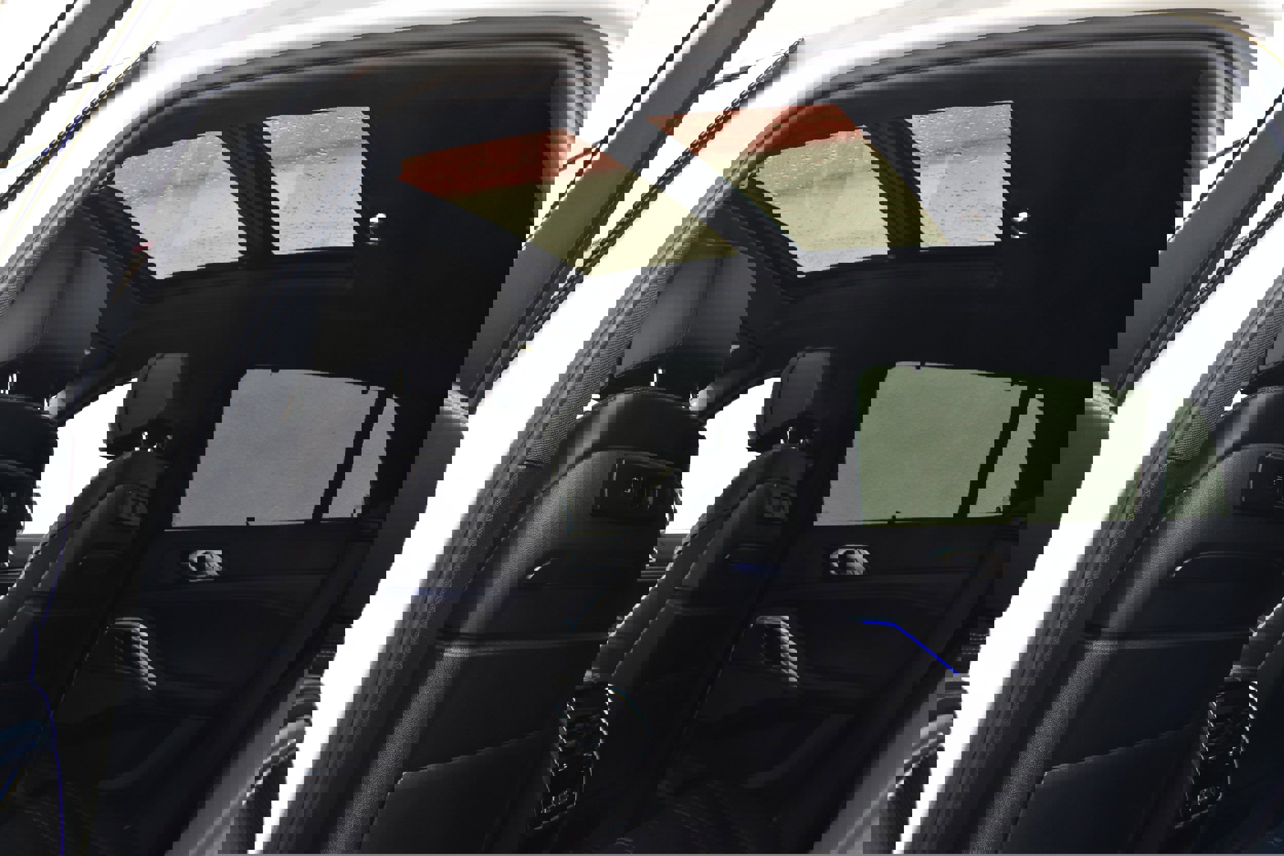 Used 2020 BMW X6 M50i w/ Executive Package image 23