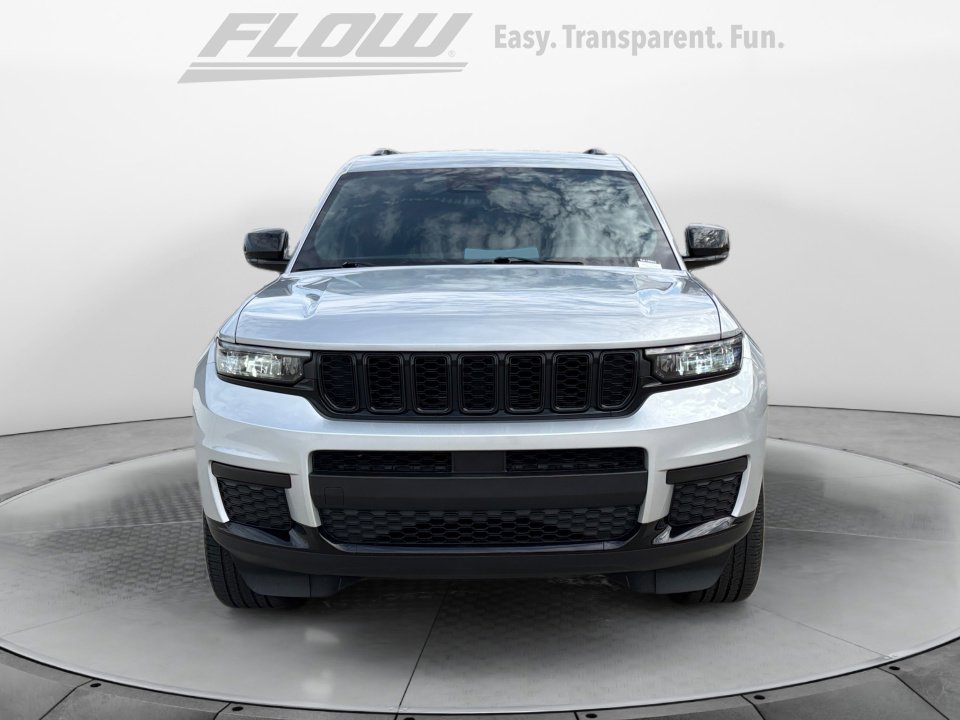 Used 2023 Jeep Grand Cherokee L Laredo image 2