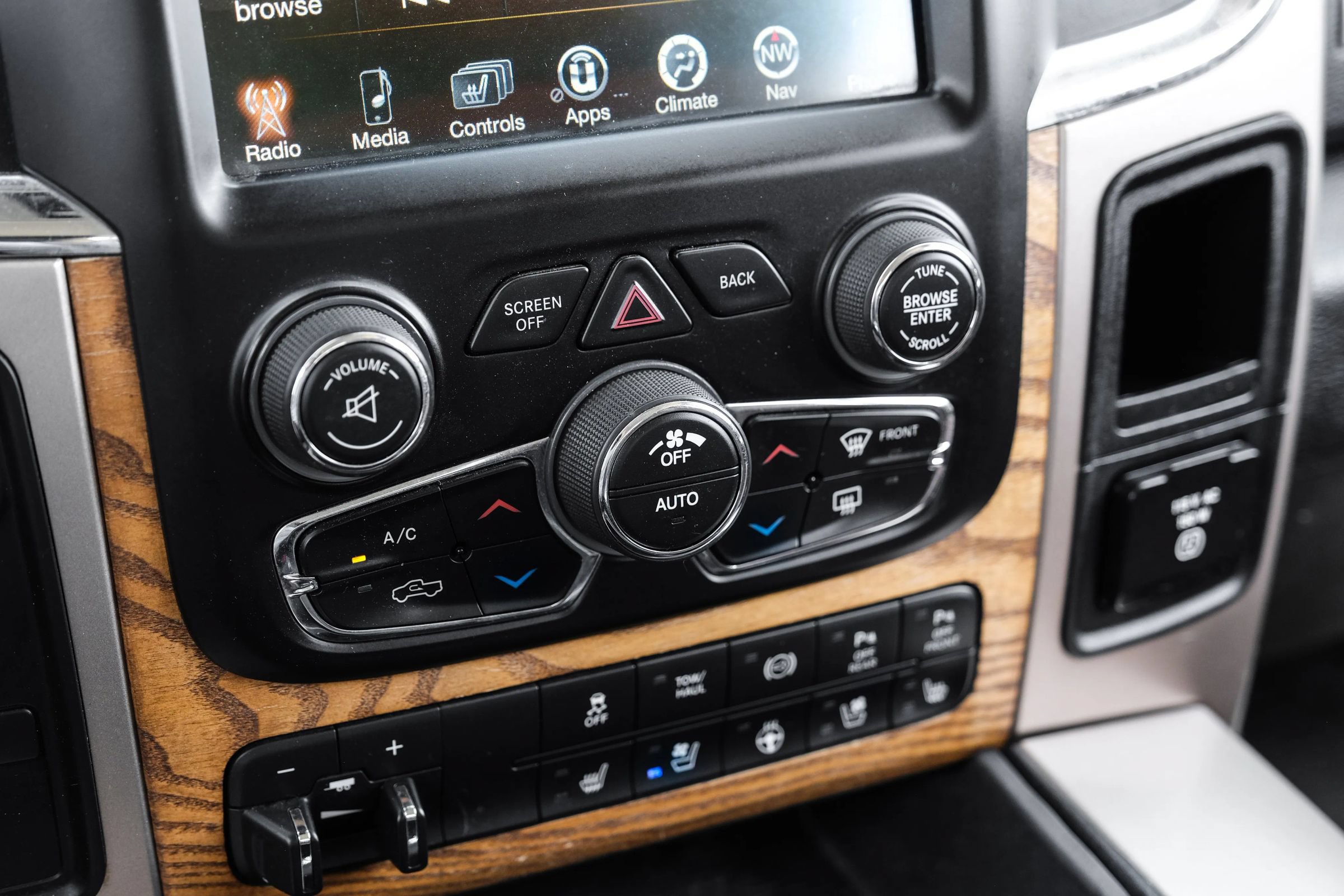Used 2016 RAM 2500 Longhorn AWD/4WD image 32