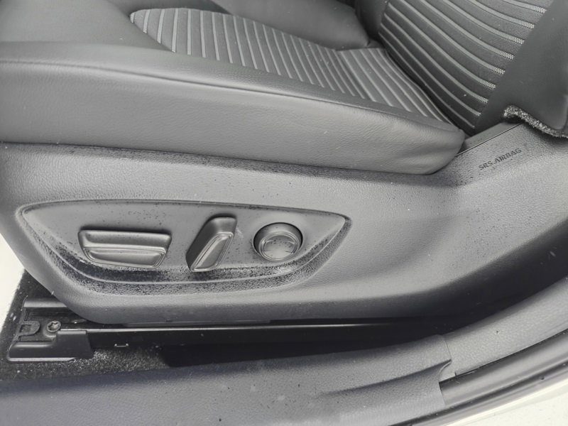 Used 2024 Toyota Camry SE image 12