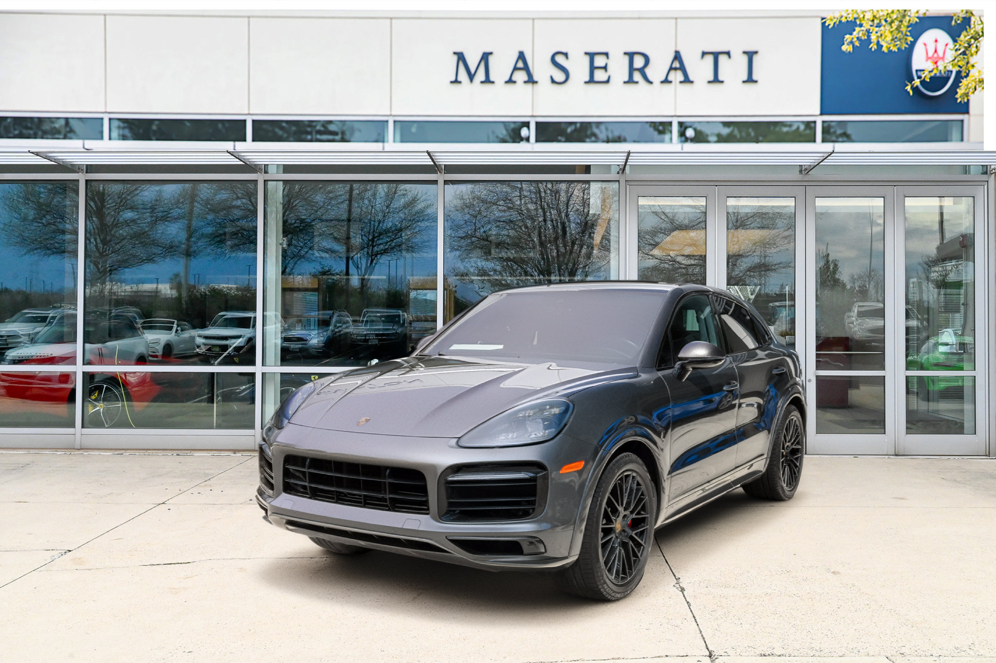 Used 2023 Porsche Cayenne GTS AWD/4WD image 1