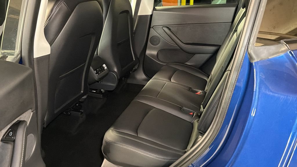 Used 2021 Tesla Model Y Standard Range image 14