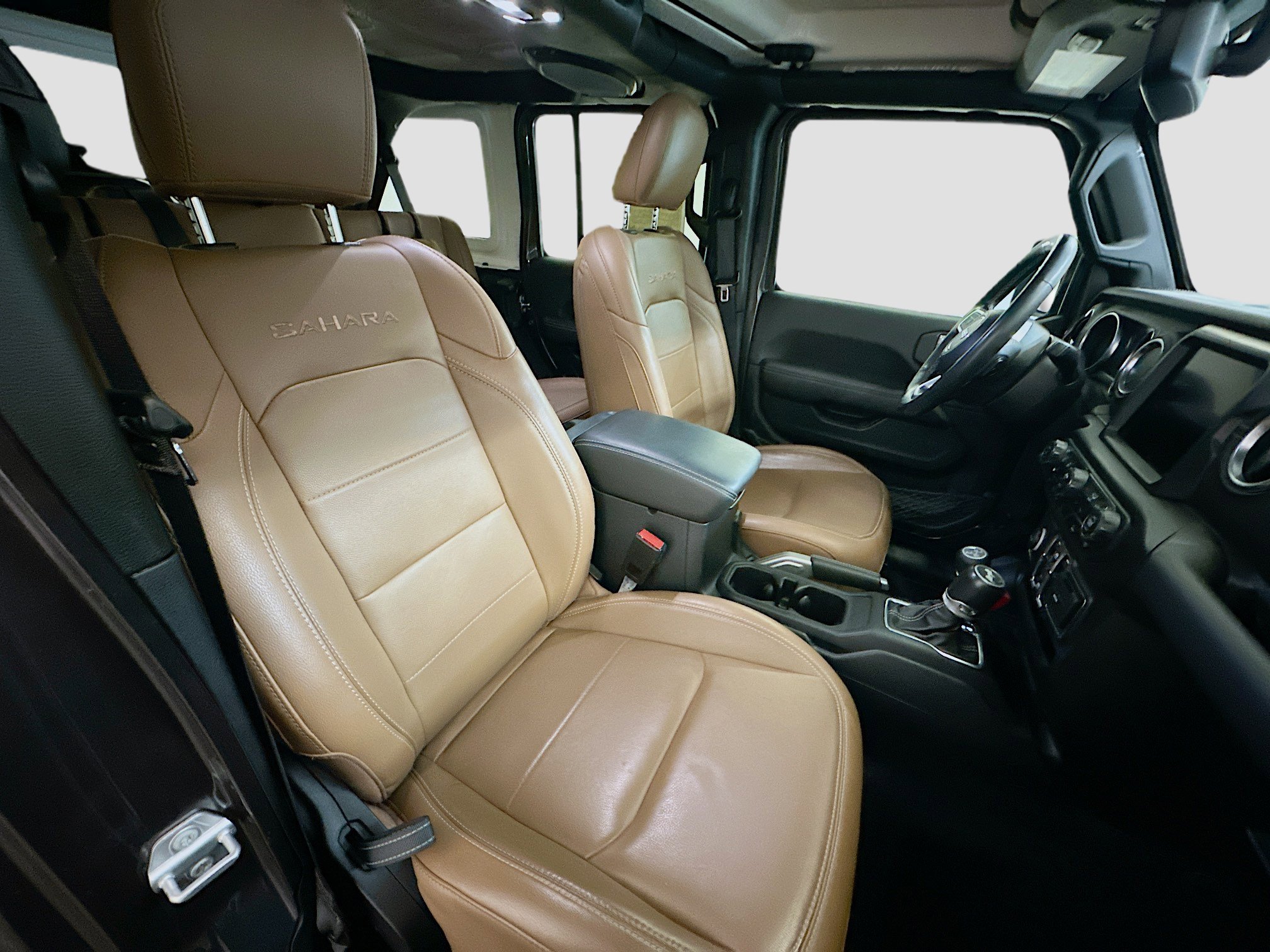 Used 2021 Jeep Wrangler Sahara w/ Cold Weather Group image 32