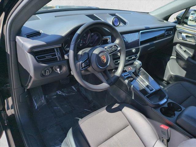 Used 2024 Porsche Macan Turbo AWD/4WD image 10