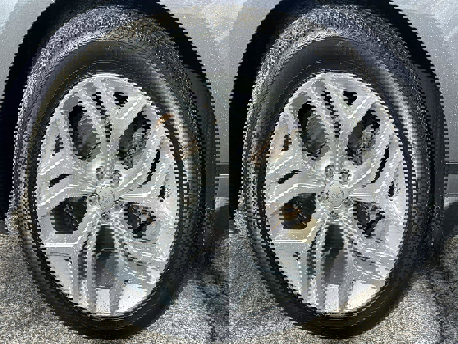 Used 2020 Land Rover Range Rover Velar S image 12