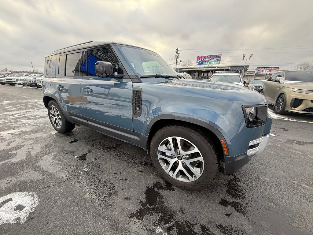 Used 2020 Land Rover Defender 110 HSE image 1