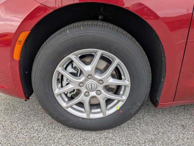 New 2026 Chrysler Pacifica Select FWD image 18