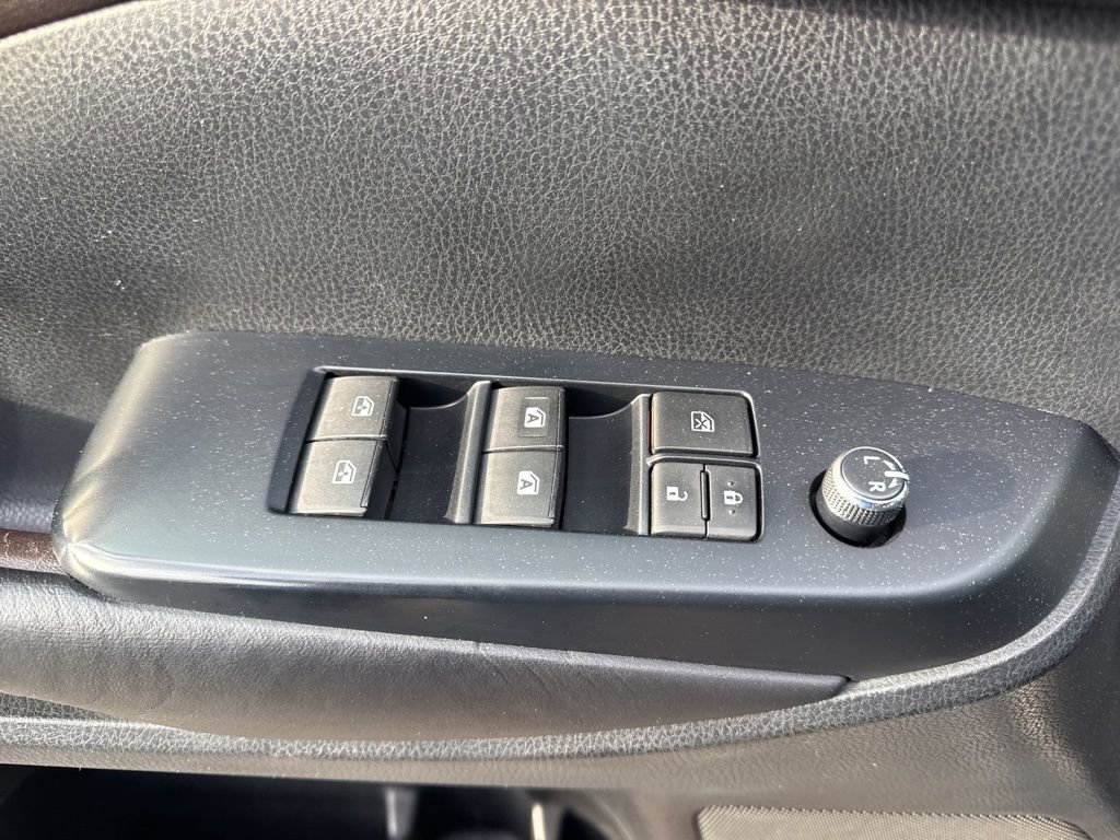 Used 2019 Toyota Highlander XLE image 29