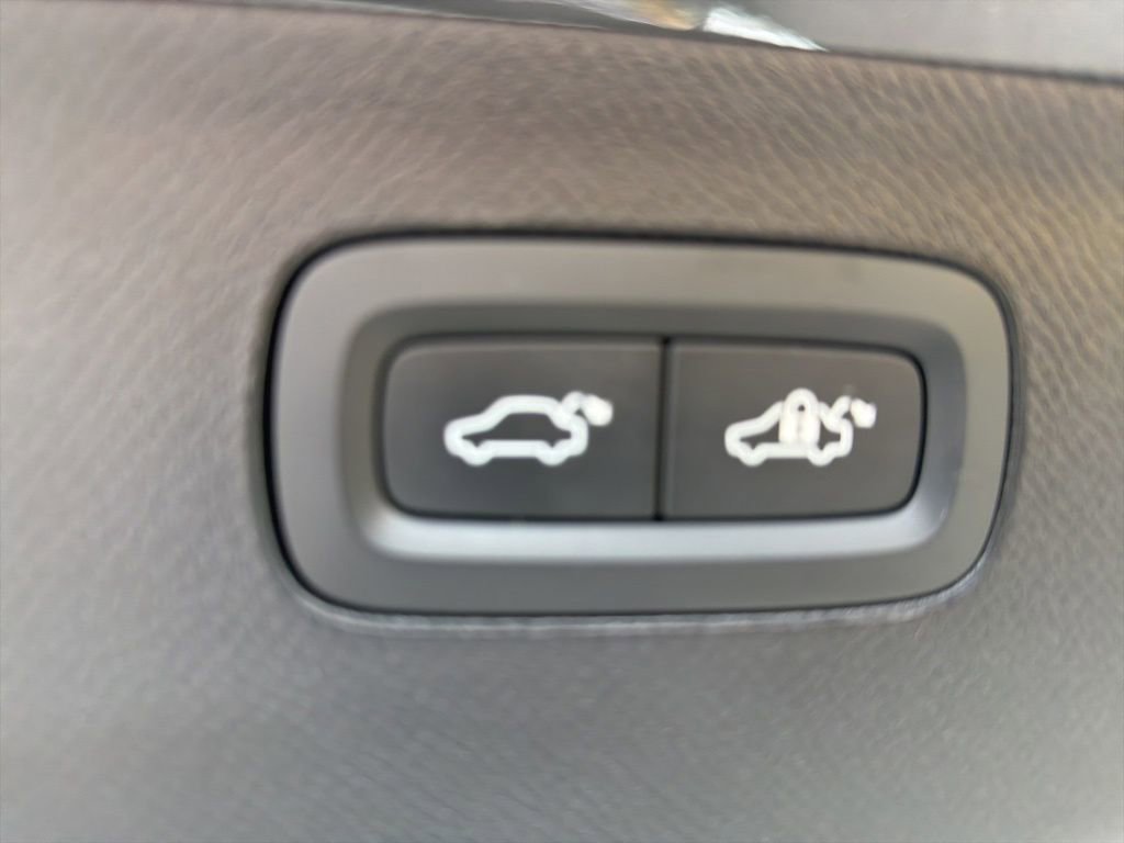 Used 2024 Volvo XC90 T8 Plus image 15