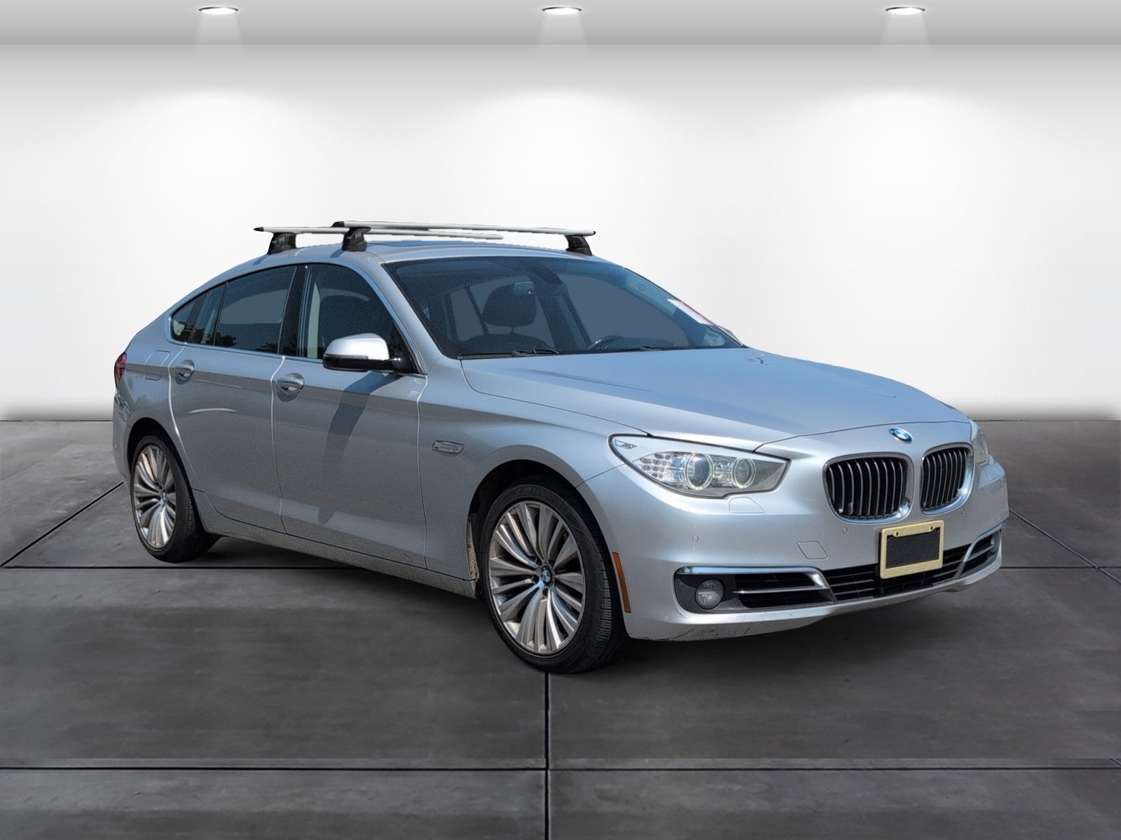 Used 2016 BMW 535i Gran Turismo xDrive w/ Luxury Line AWD/4WD image 2