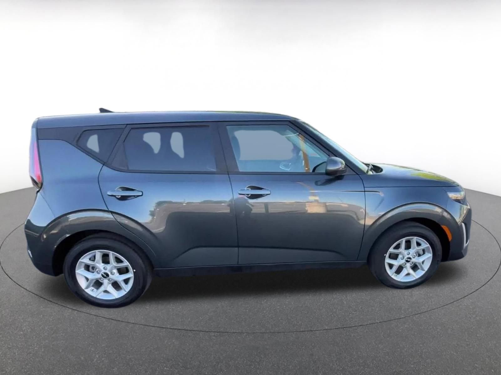 Used 2025 Kia Soul LX w/ LX Technology Package image 15