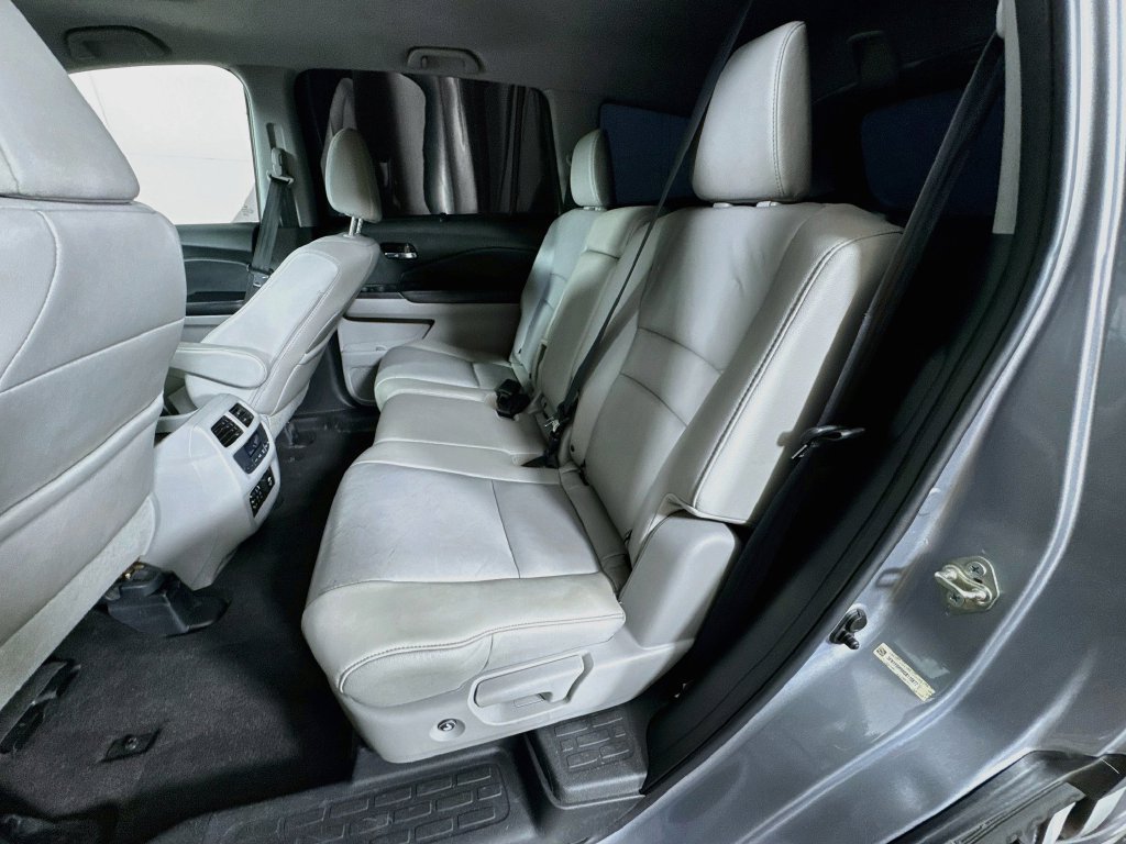 Used 2016 Honda Pilot Touring image 31