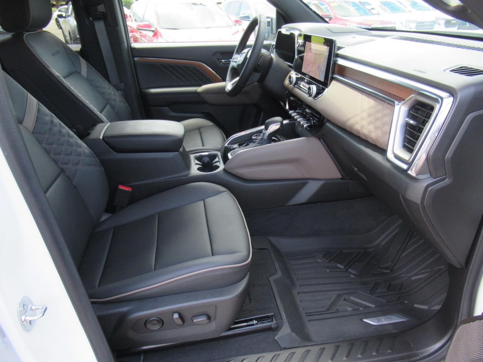 Used 2024 GMC Canyon Denali AWD/4WD image 14