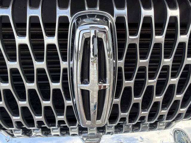 Certified 2022 Lincoln Corsair FWD w/ Equipment Group 101A image 8