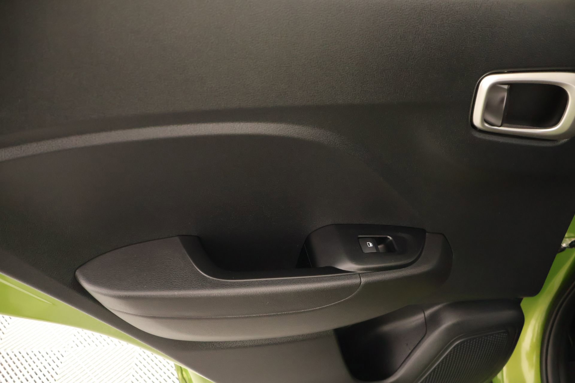 Used 2024 Hyundai Venue SEL FWD image 16