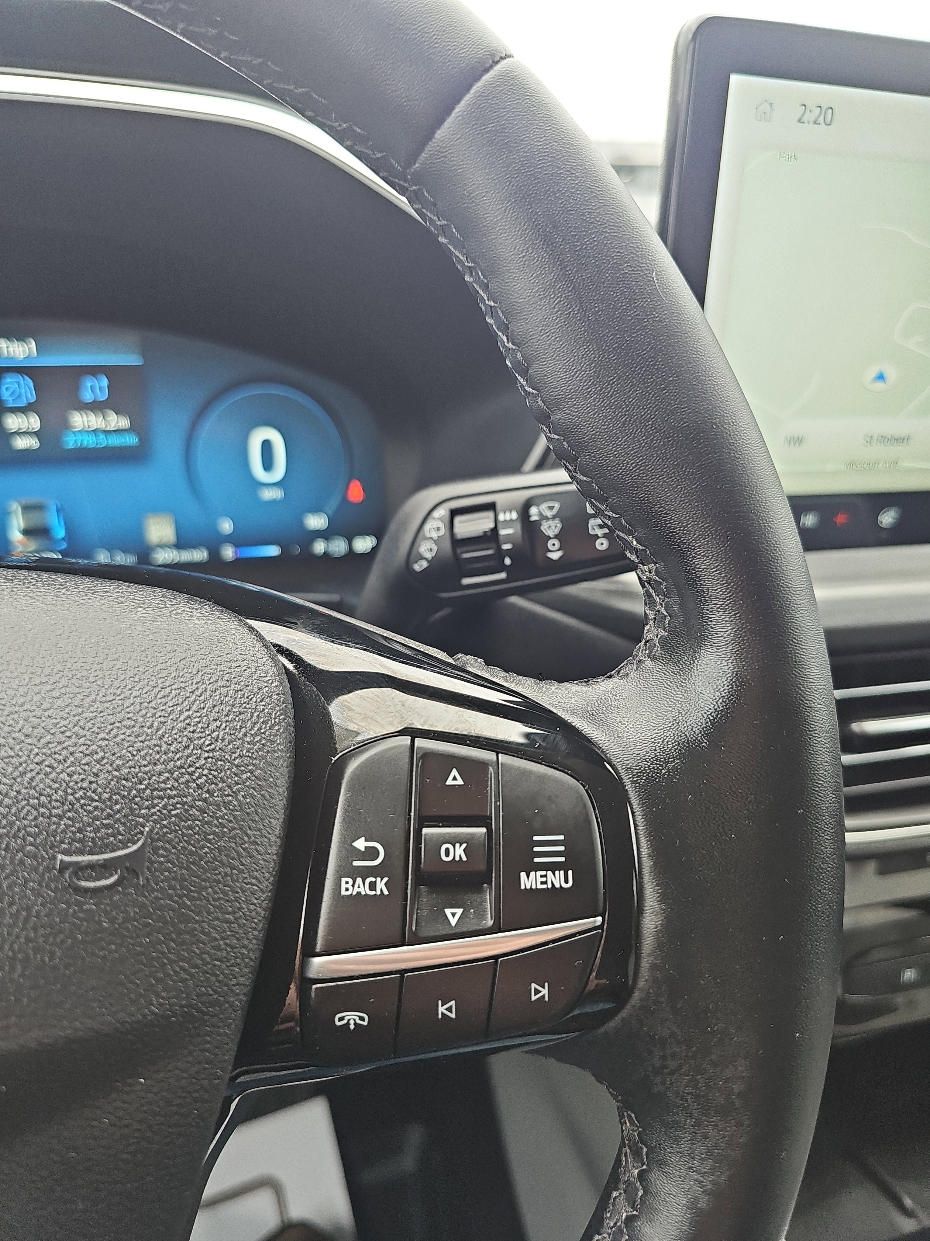 Certified 2024 Ford Escape SE w/ PHEV Premium Package image 27