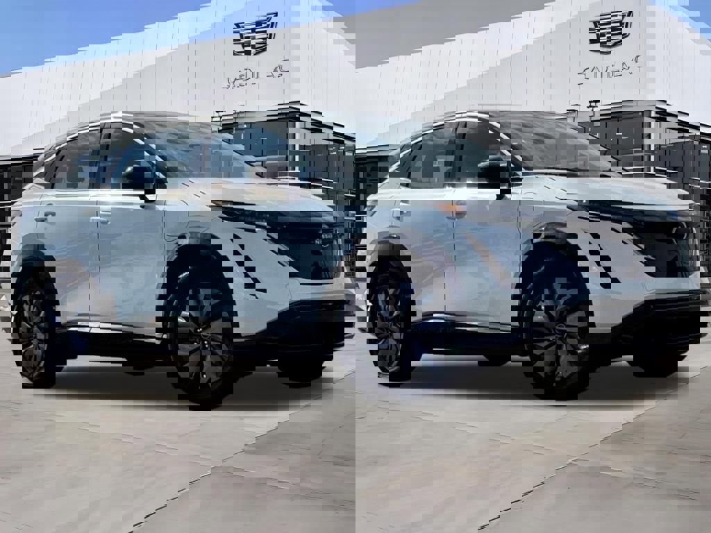 Used 2023 Nissan Ariya FWD image 2