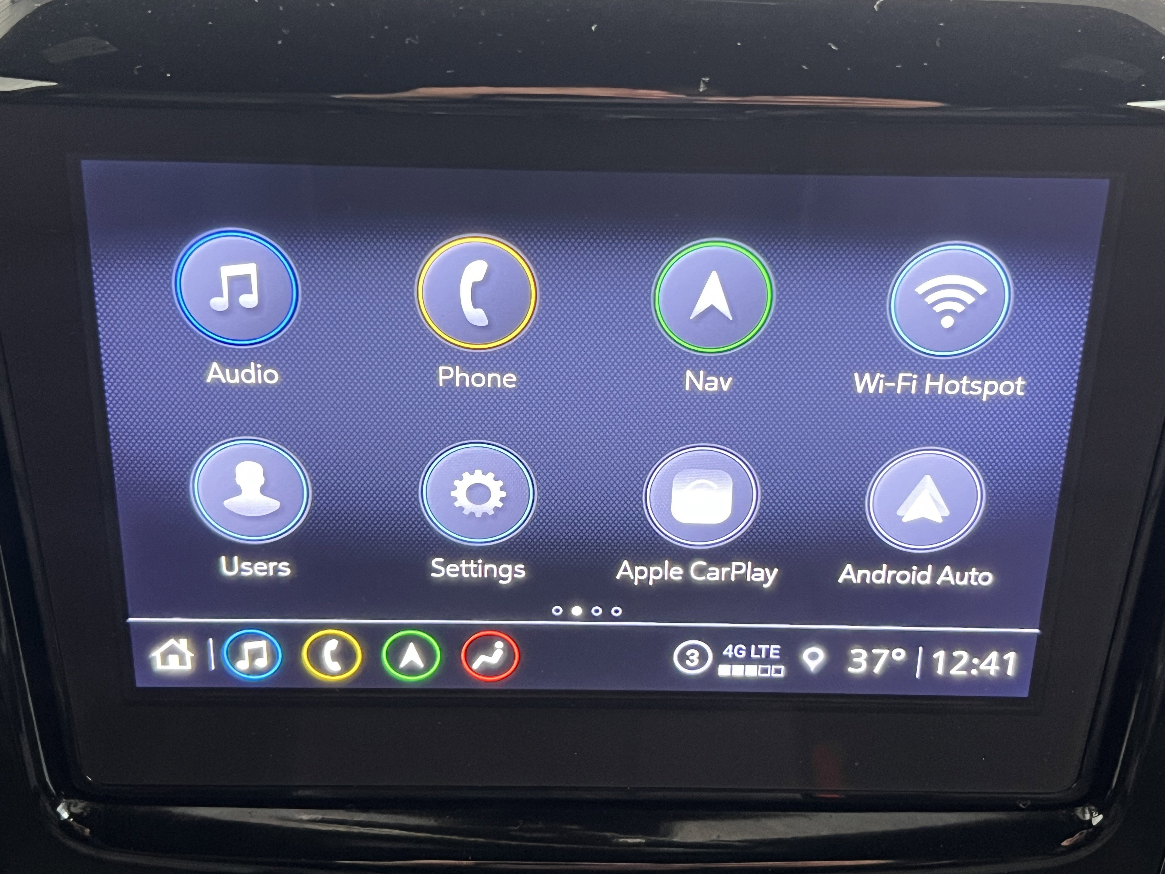 Used 2024 Chevrolet Traverse Premier w/ Redline Edition AWD/4WD image 13