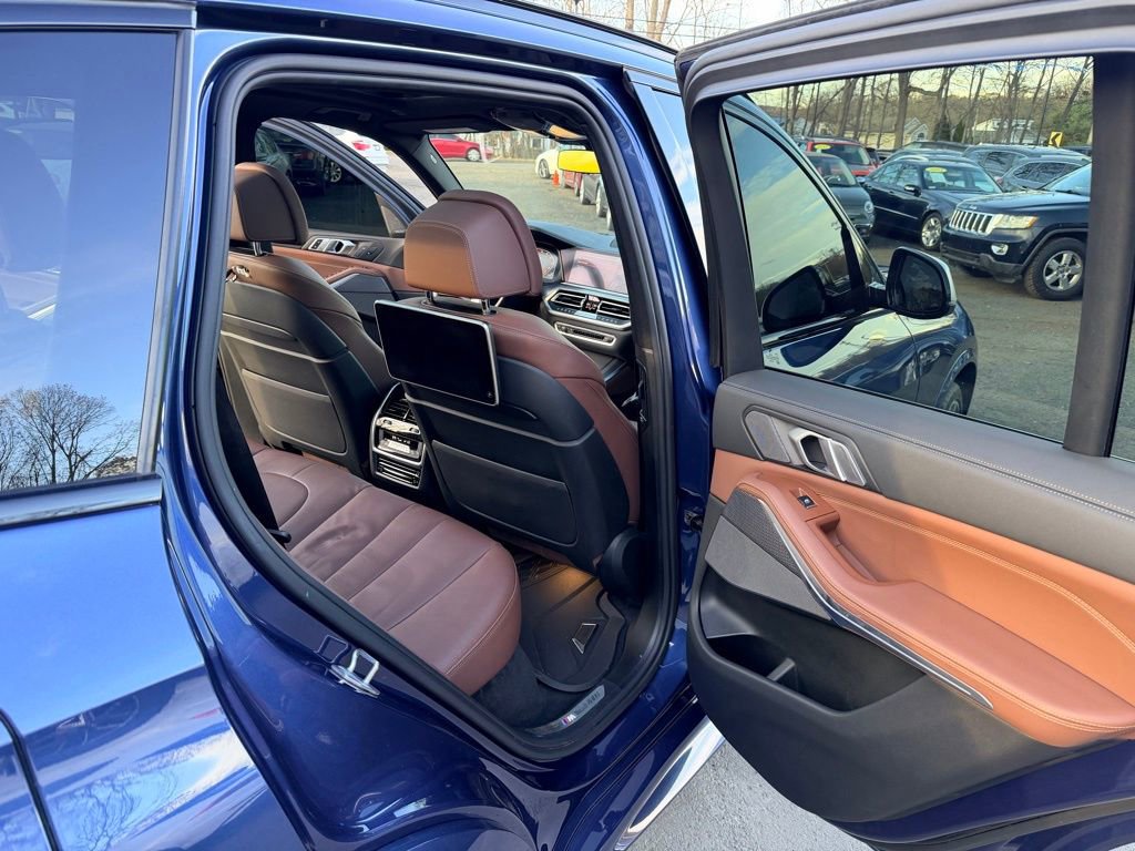 Used 2020 BMW X5 M50i image 28