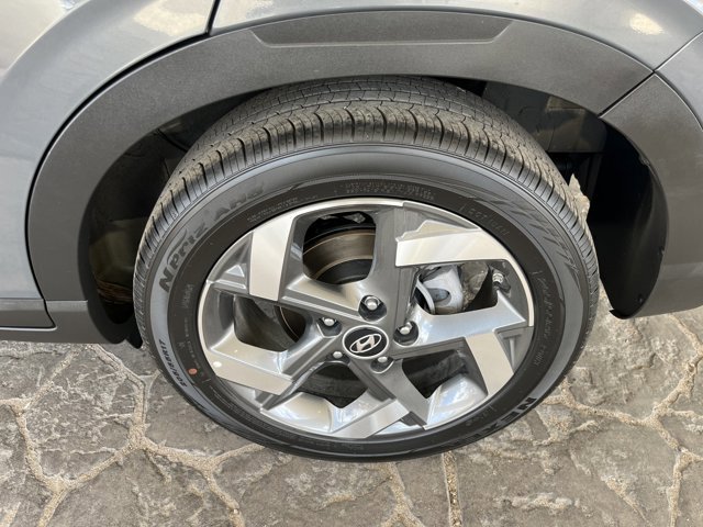 Used 2025 Hyundai Venue SEL image 24