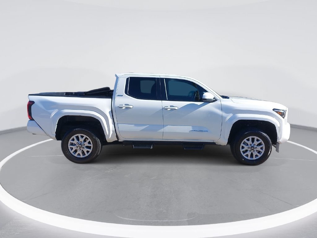 Used 2024 Toyota Tacoma SR5 w/ SR5 Upgrade Package AWD/4WD image 4