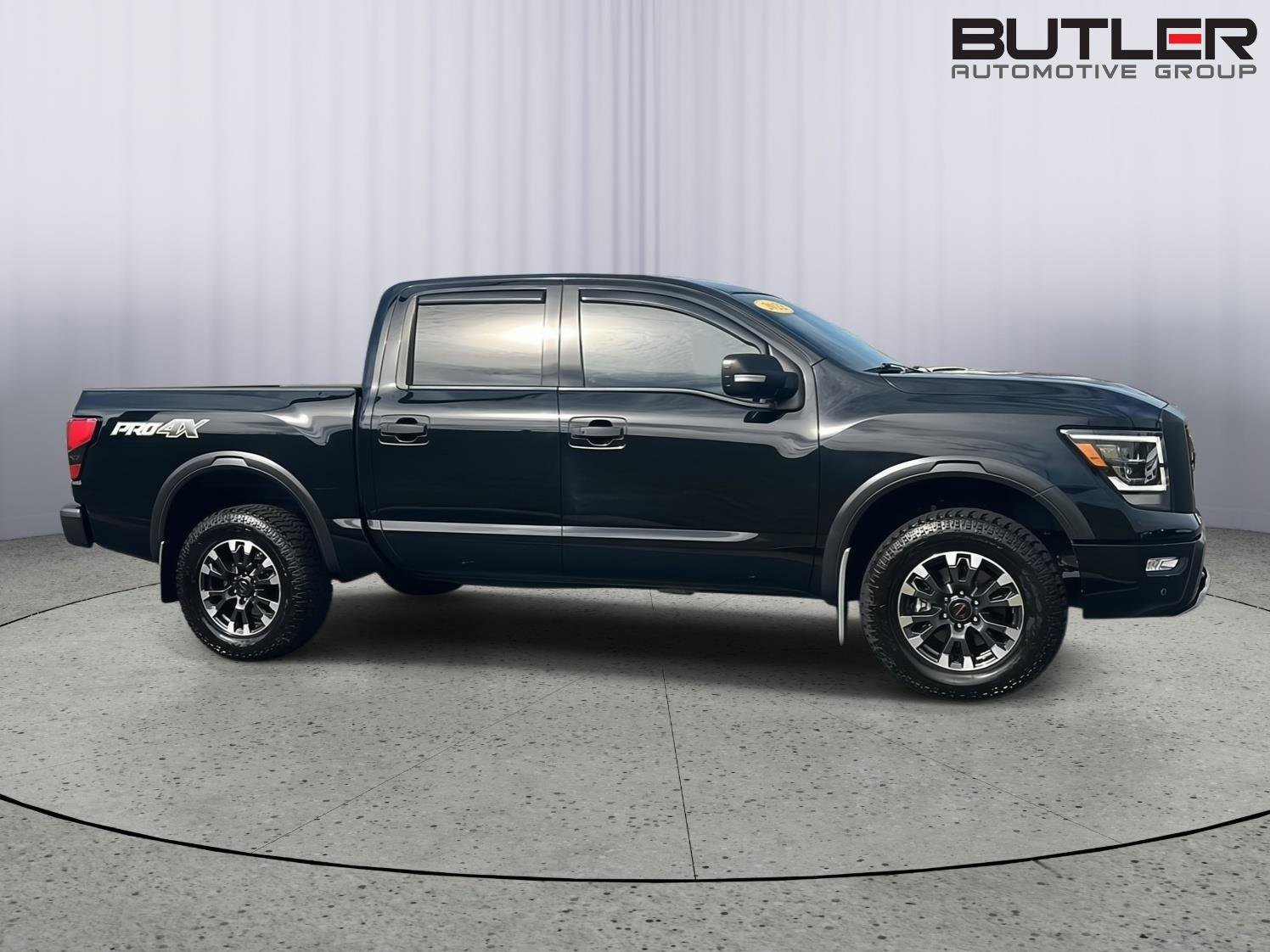 Used 2022 Nissan Titan PRO-4X w/ Pro-4x Convenience Package image 7