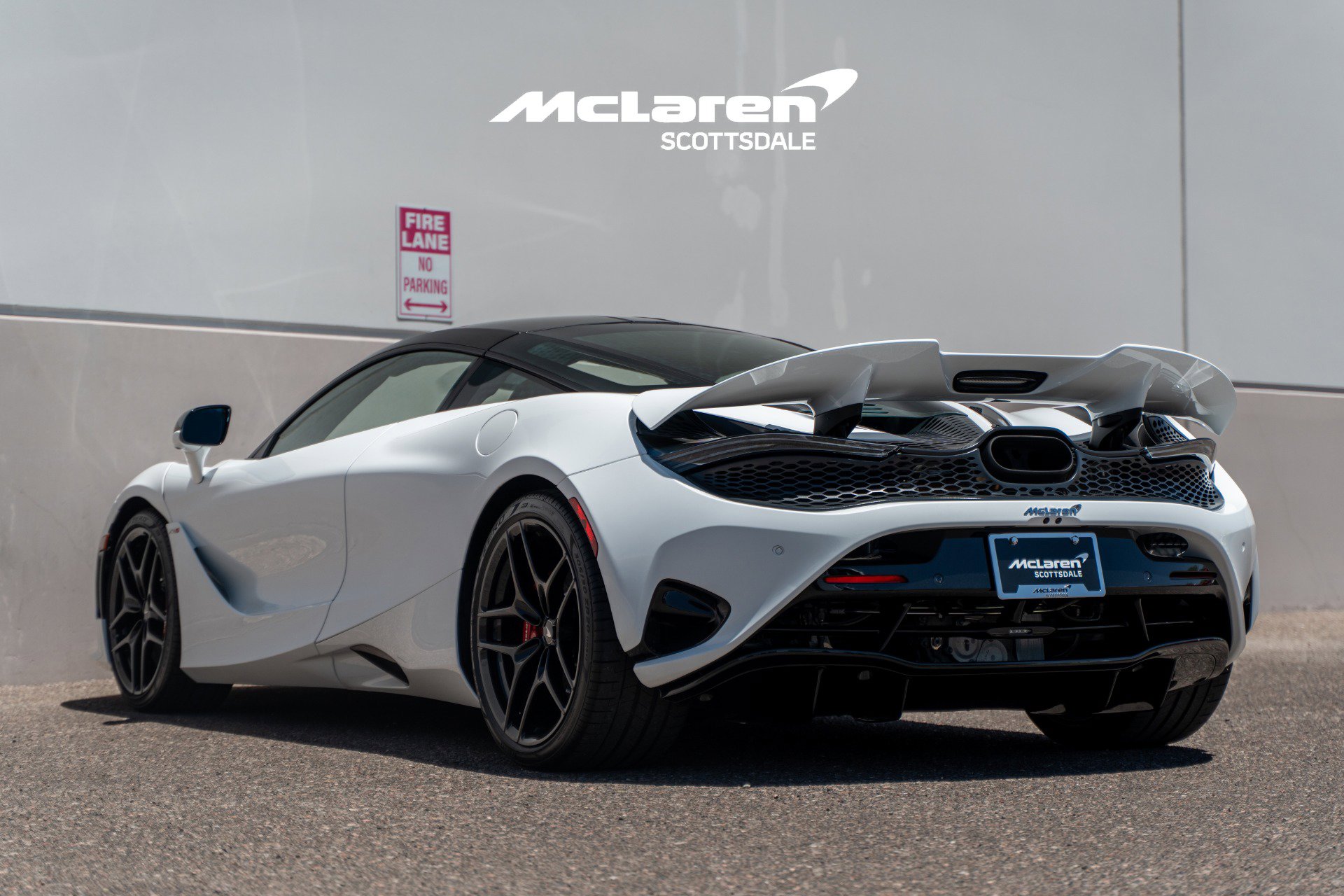 Used 2024 McLaren 750S RWD image 5