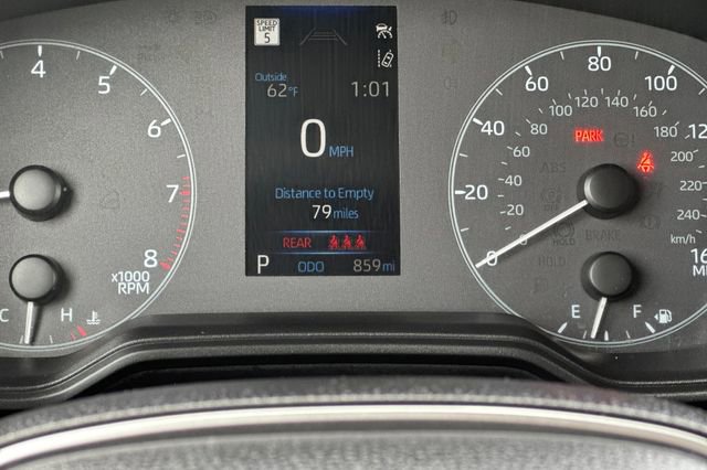 Certified 2025 Toyota Corolla Cross LE image 30