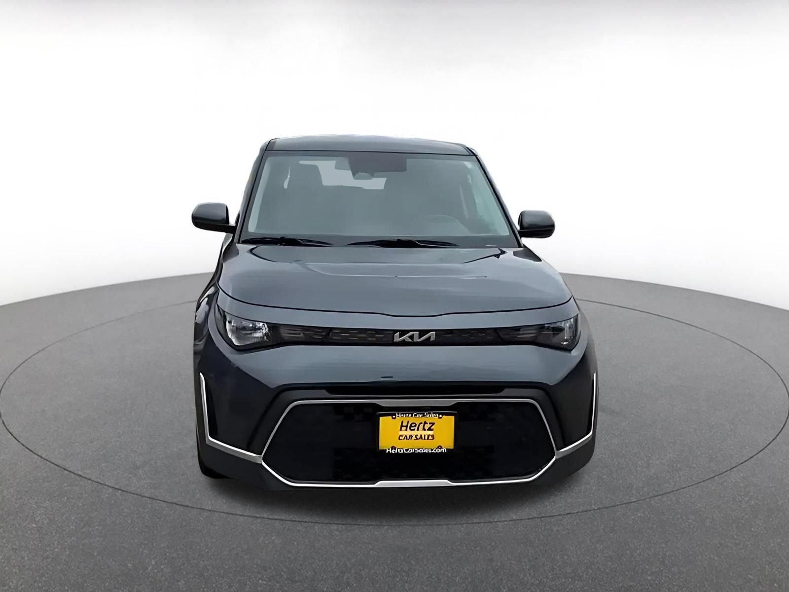 Used 2025 Kia Soul LX w/ LX Technology Package FWD image 4