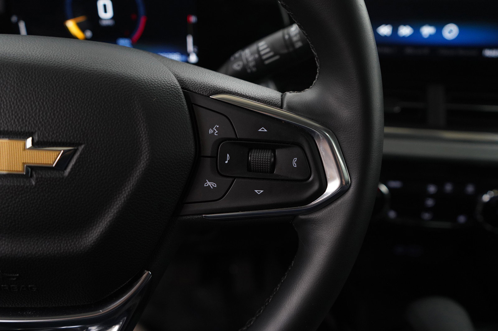 Used 2024 Chevrolet Trax LT w/ Sunroof Package image 18