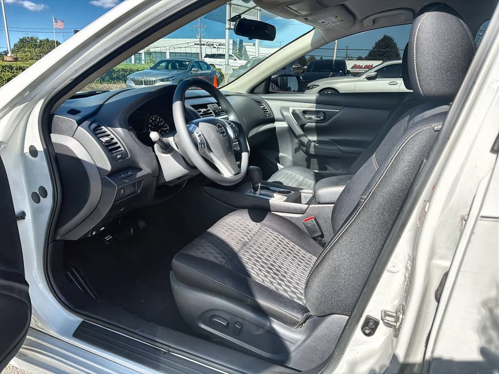 Used 2018 Nissan Altima 2.5 S w/ S Convenience Package FWD image 10