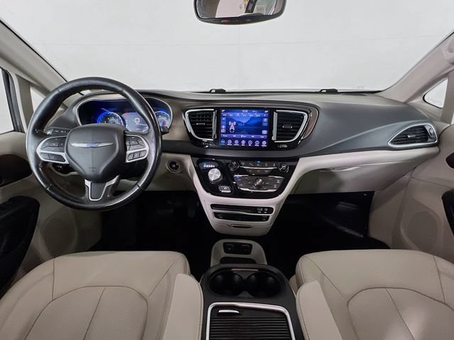 Used 2019 Chrysler Pacifica Touring-L Plus w/ Advanced Safetytec Group FWD image 25