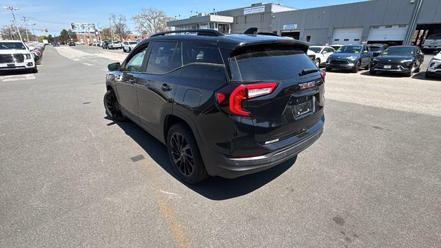 Used 2023 GMC Terrain SLE w/ Driver Convenience Package AWD/4WD image 5