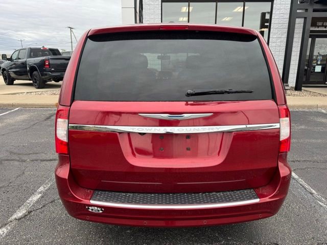 Used 2015 Chrysler Town & Country Touring-L w/ Driver Convenience Group FWD image 7
