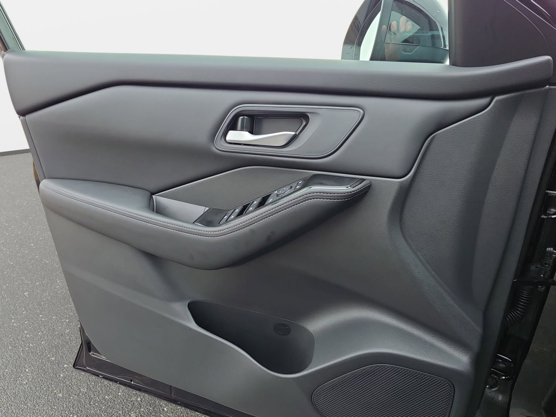 New 2026 Nissan Rogue SV w/ Cold Weather Package FWD image 26