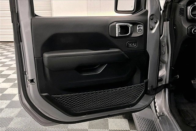 Used 2021 Jeep Wrangler Unlimited Sahara image 18