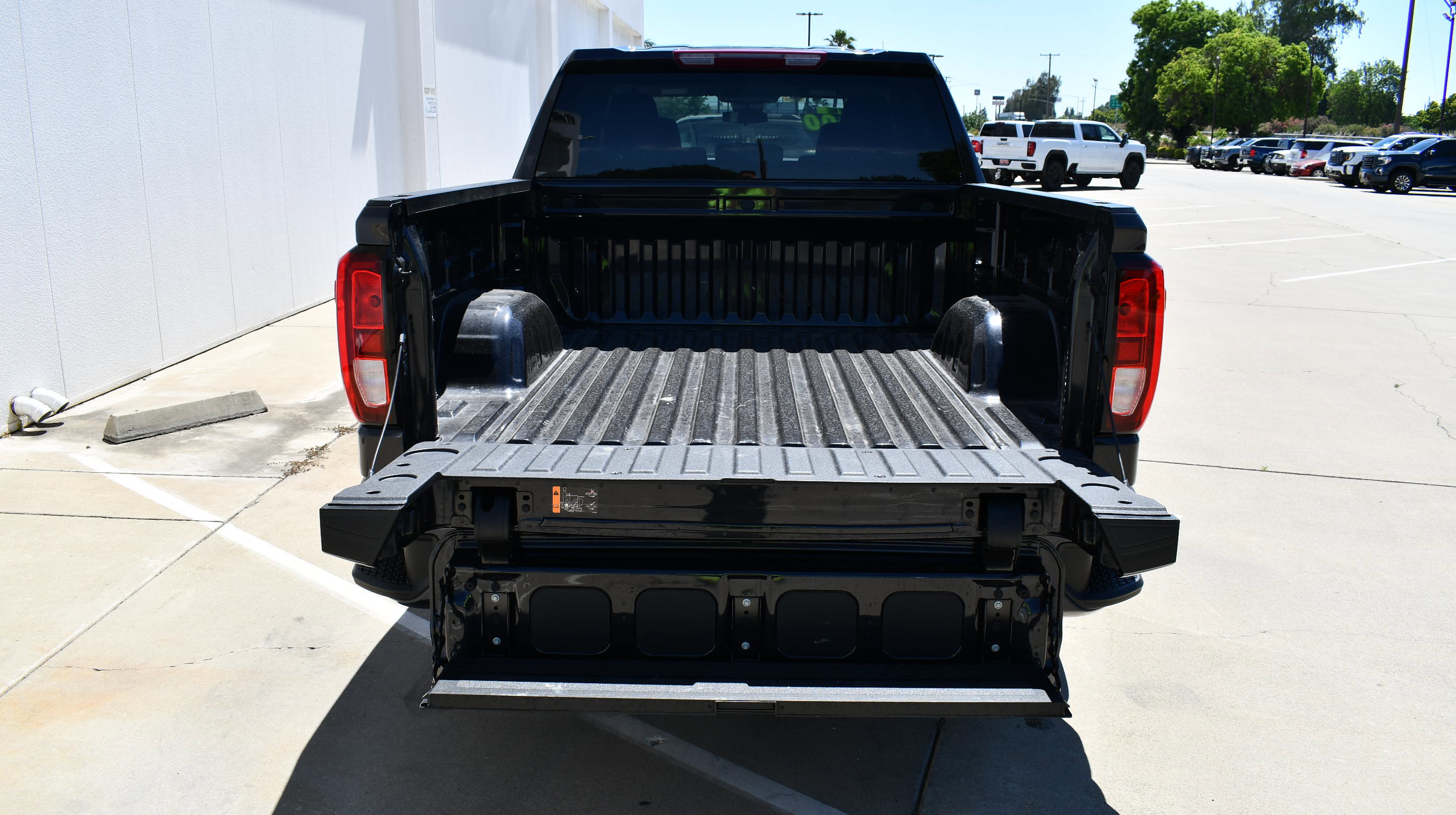 Used 2026 GMC Sierra 1500 Elevation AWD/4WD image 8
