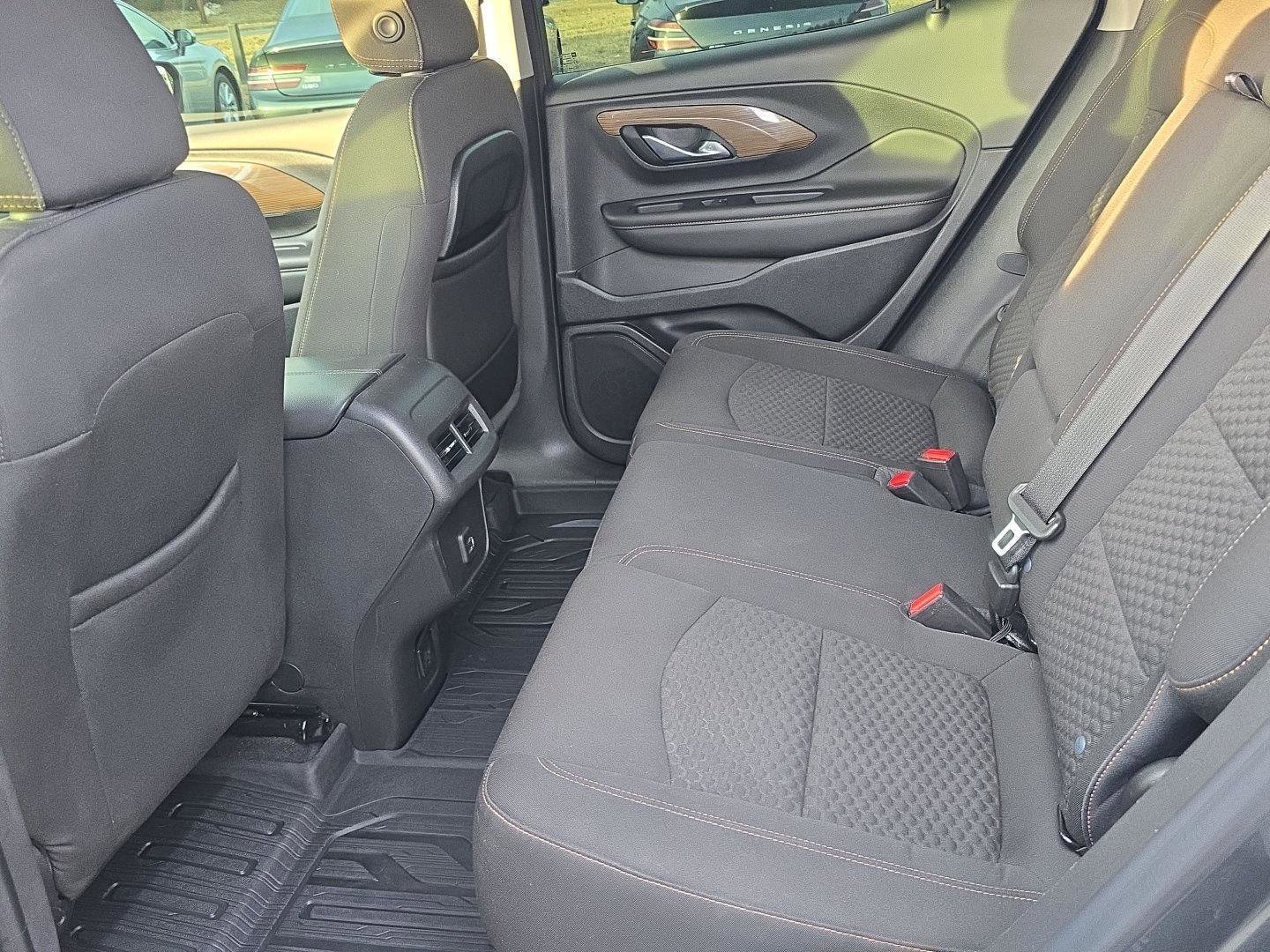 Used 2020 GMC Terrain SLE w/ Driver Convenience Package image 9