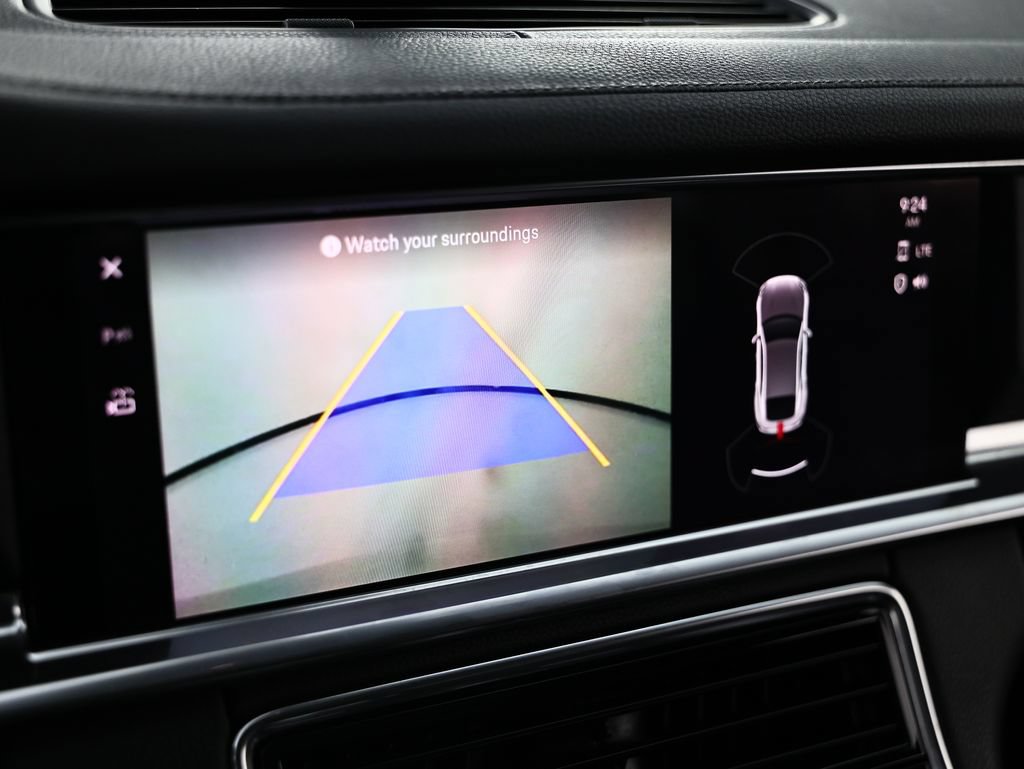 Used 2022 Porsche Panamera image 38