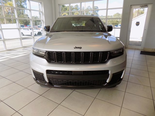 New 2024 Jeep Grand Cherokee L Altitude AWD/4WD image 2