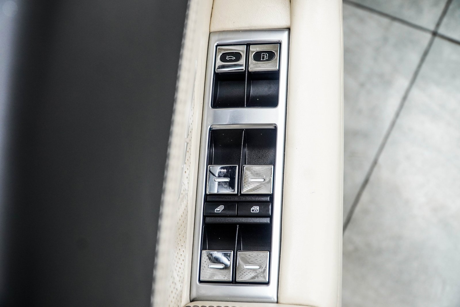 Used 2017 Bentley Continental GT image 35