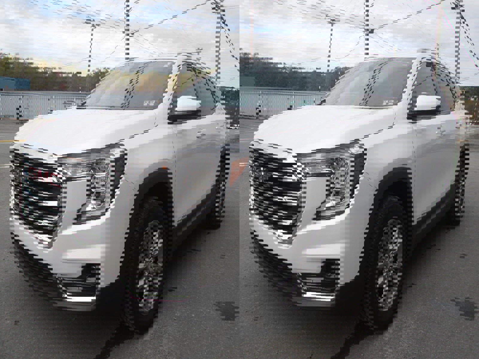 Certified 2024 GMC Terrain SLT w/ Infotainment Package II image 1