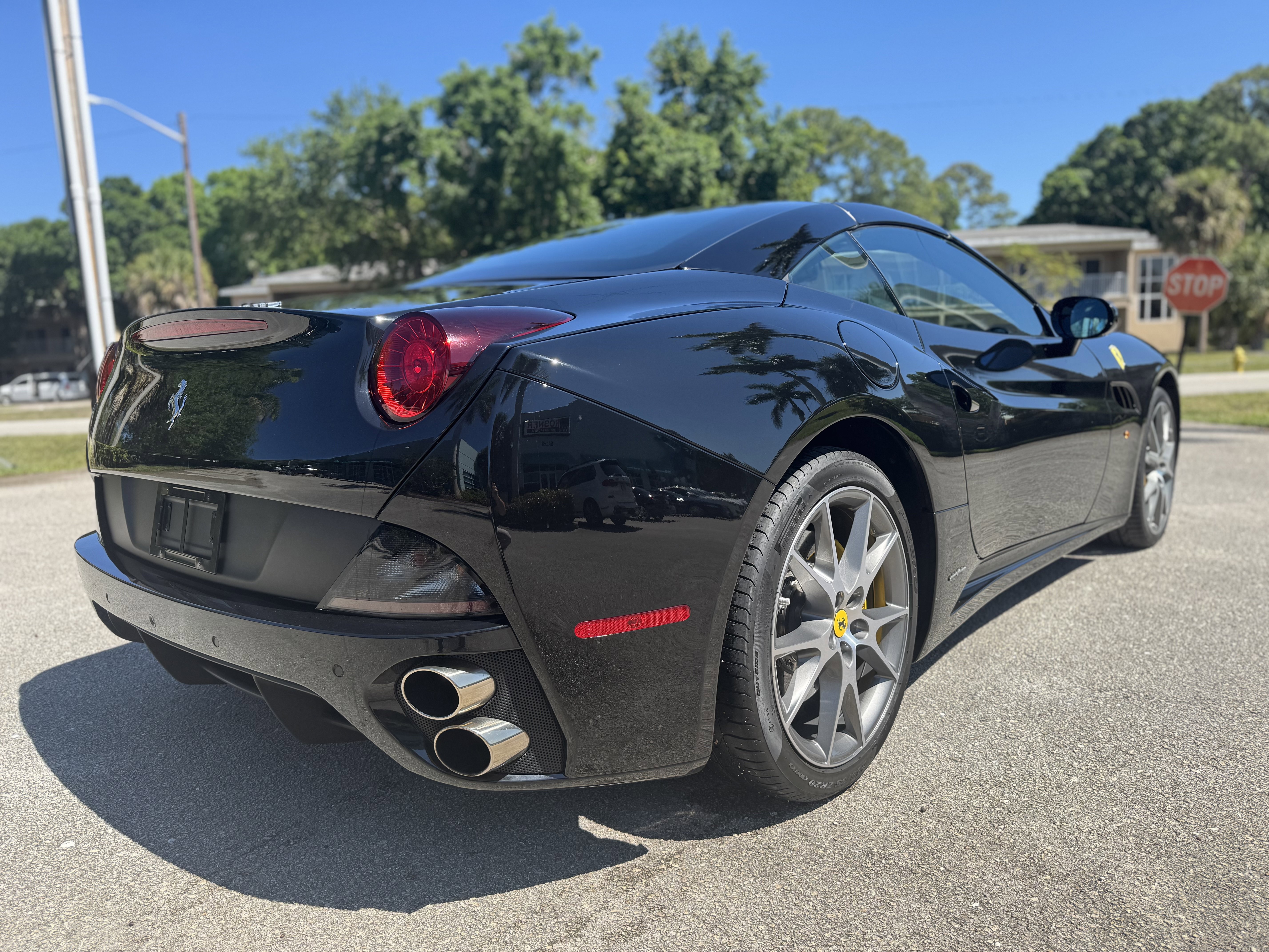 Used 2013 Ferrari California image 3