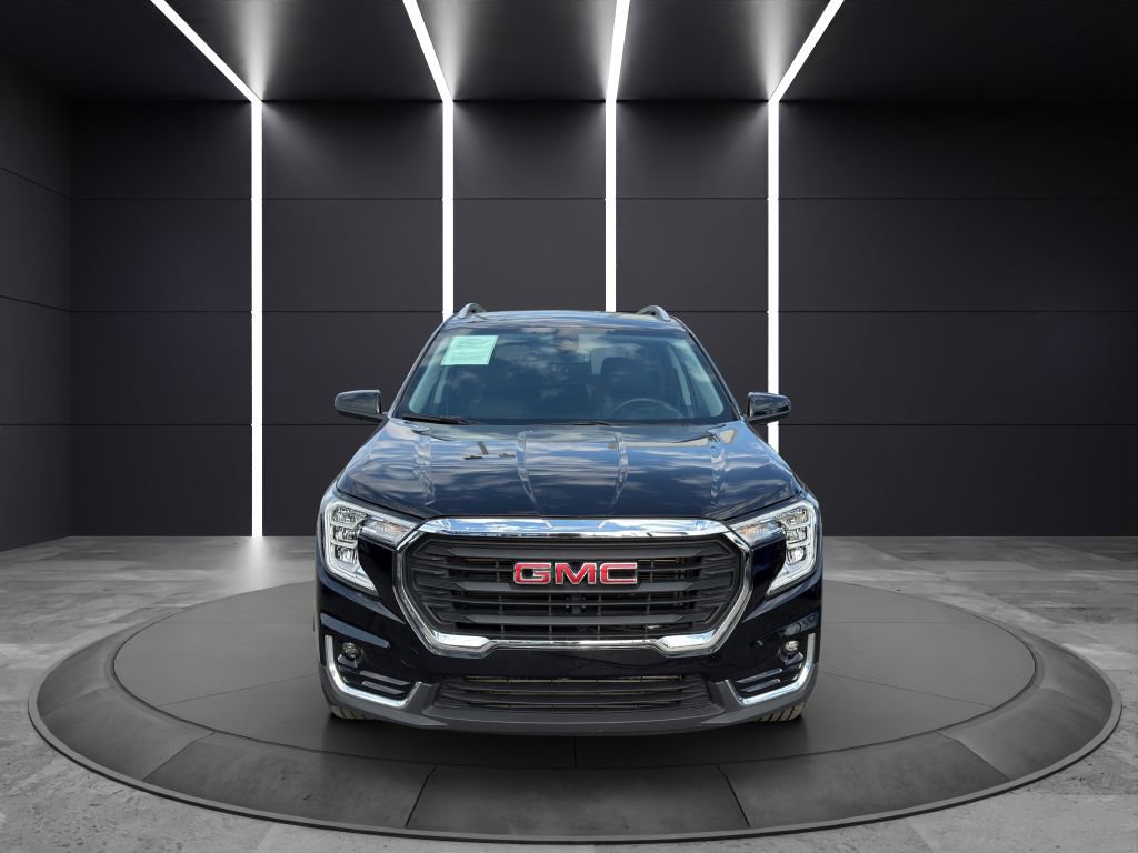Used 2024 GMC Terrain SLT image 2